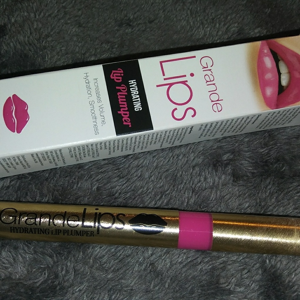 *SOLD* Grande Lips 💋Hot Fuschia Hydrating Plumper